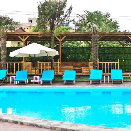 Hotel Genatsvale บาทูมิ ภายนอก รูปภาพ