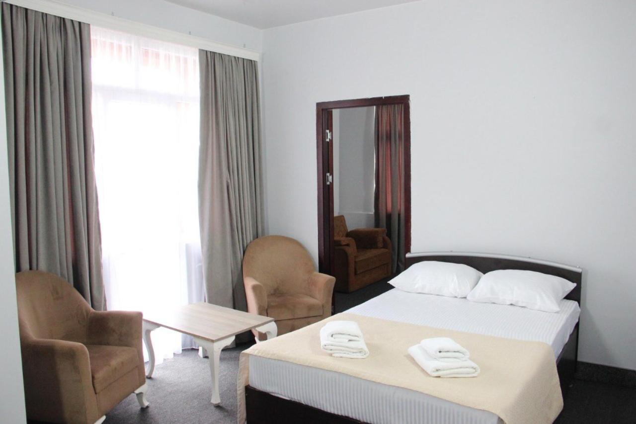 Hotel Genatsvale บาทูมิ ภายนอก รูปภาพ