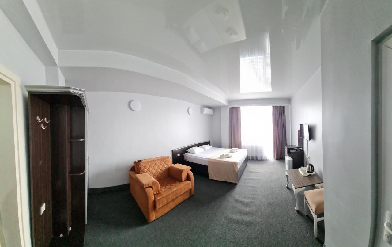 Hotel Genatsvale บาทูมิ ภายนอก รูปภาพ