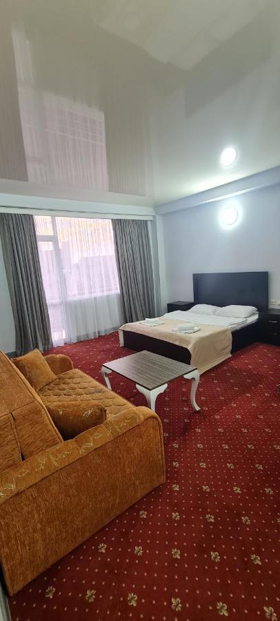 Hotel Genatsvale บาทูมิ ภายนอก รูปภาพ