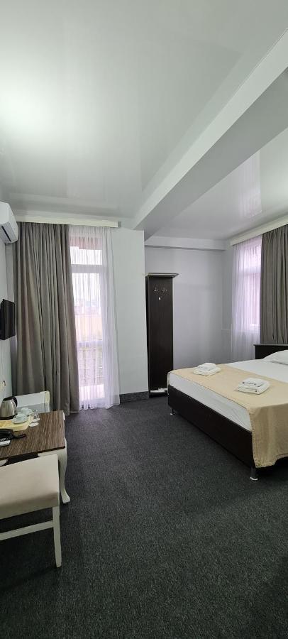 Hotel Genatsvale บาทูมิ ภายนอก รูปภาพ