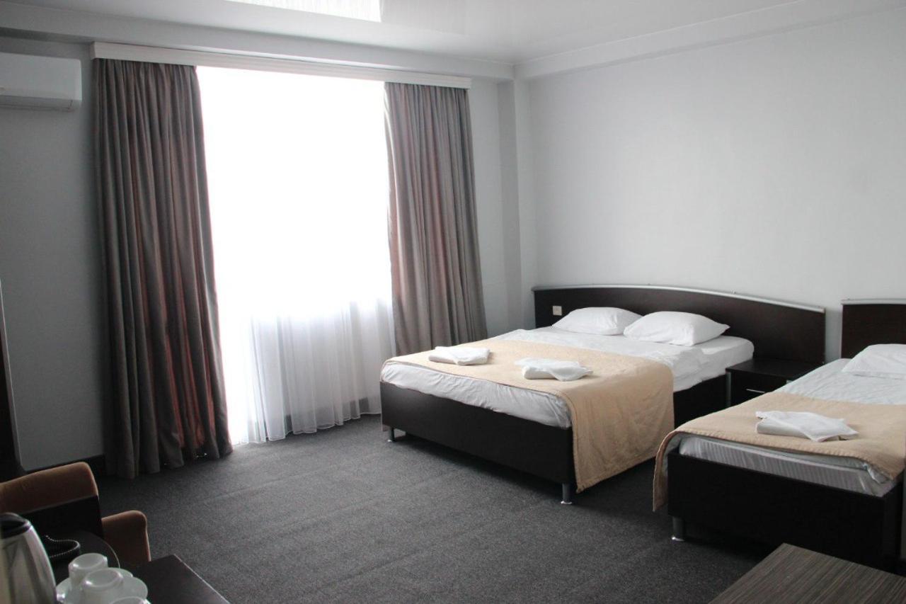 Hotel Genatsvale บาทูมิ ภายนอก รูปภาพ