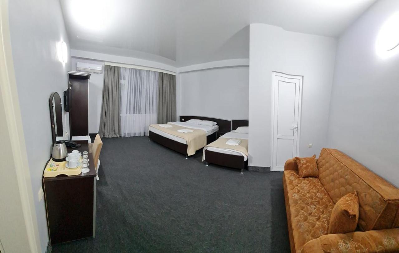 Hotel Genatsvale บาทูมิ ภายนอก รูปภาพ